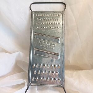 Stainless Metal Handheld Grater - Silver